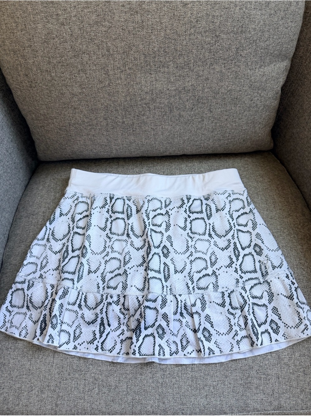 Sofibella Tennis Skirt Black & White Snake Print Size Small